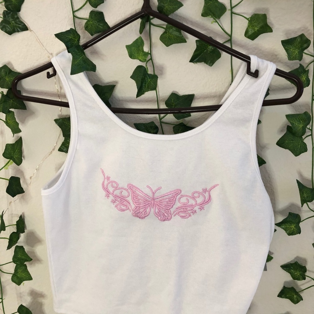 clothes - Picture 6 of 16